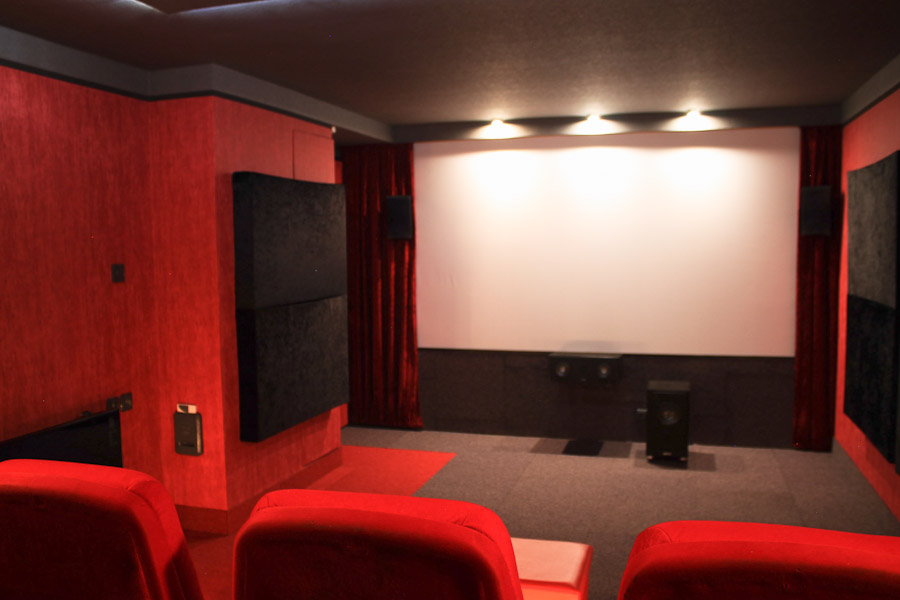 Blick auf die Front des Time-Out Cinema