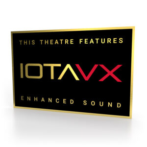 Schild in Schwarz-Gold mit dem IOTAVX Logo