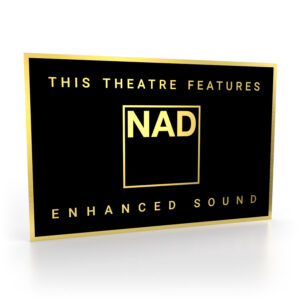 Schild in Schwarz-Gold mit dem NAD Logo