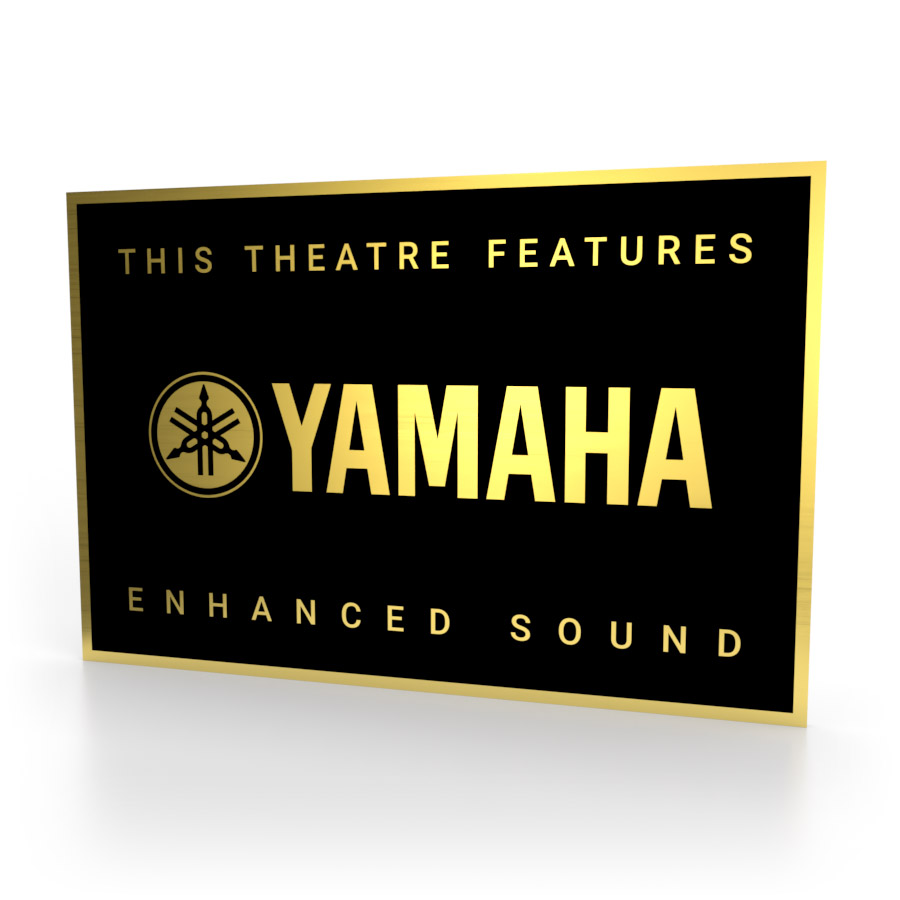 Schild in Schwarz-Gold mit dem Yamaha Logo